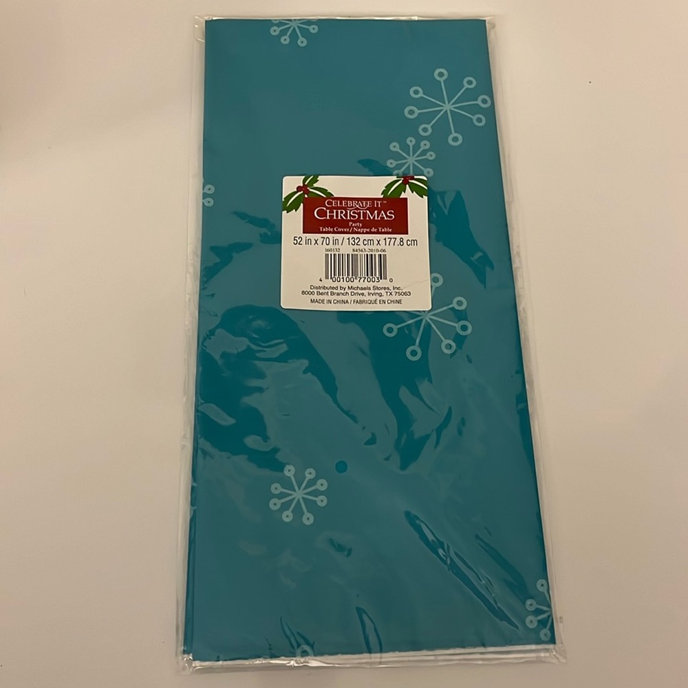 New Tablecloth Teal Blue Snowflake Christmas Winter Holiday Home Decor 52x70